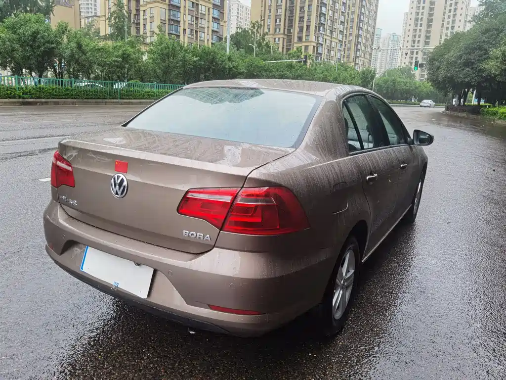 Bora 1.6 L Auto Fashion