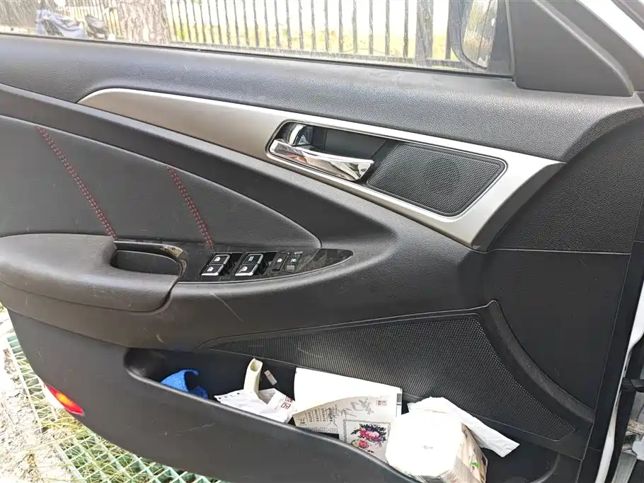 Eado XT 1.6 L Manual Handsome Cool