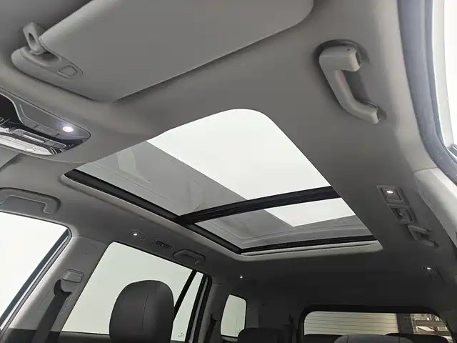 GAC Trumpchi GS8 320 T 2 WD Luxury Connected (7-seat)