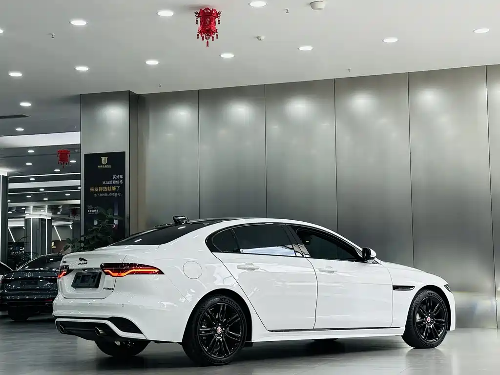 Jaguar XEL 2.0 T 250 PS Black Shine Sport