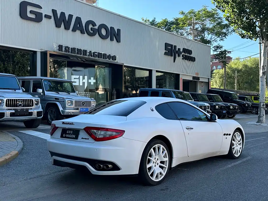 GranTurismo 4.2 L Standard
