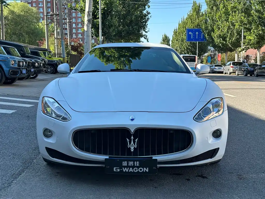 GranTurismo 4.2 L Standard