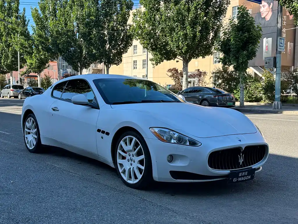GranTurismo 4.2 L Standard