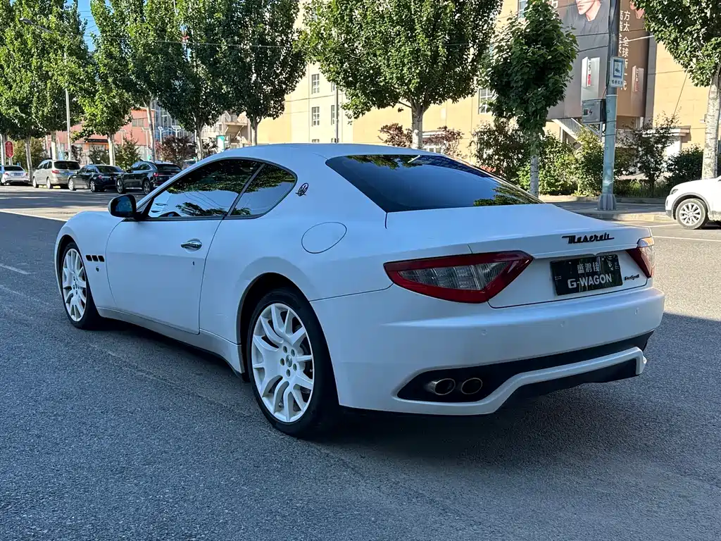 GranTurismo 4.2 L Standard