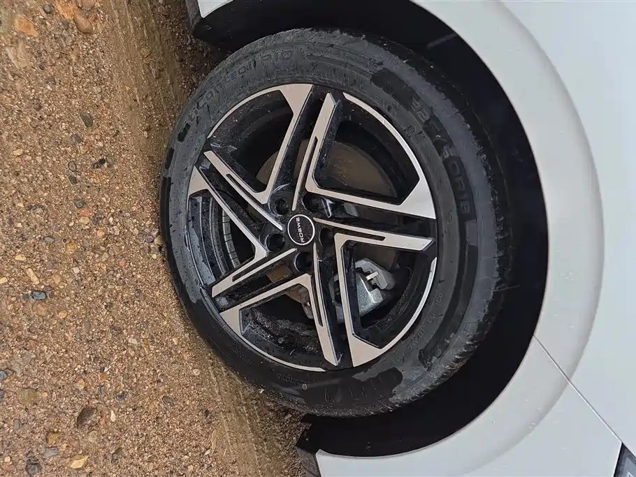 Roewe D7 DMH 125 km Outstanding