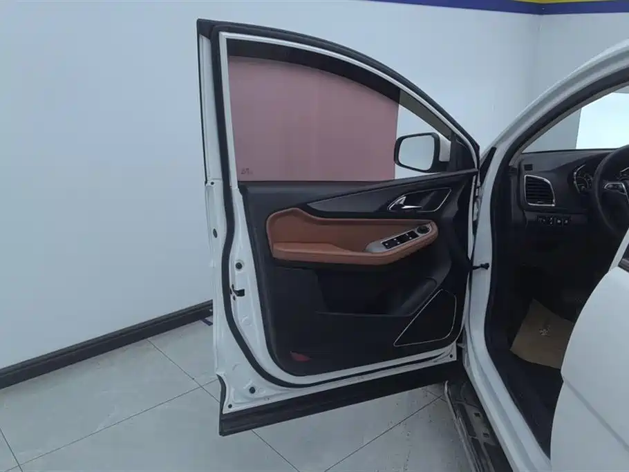 Baojun 560 1.8 L iAMT Elite
