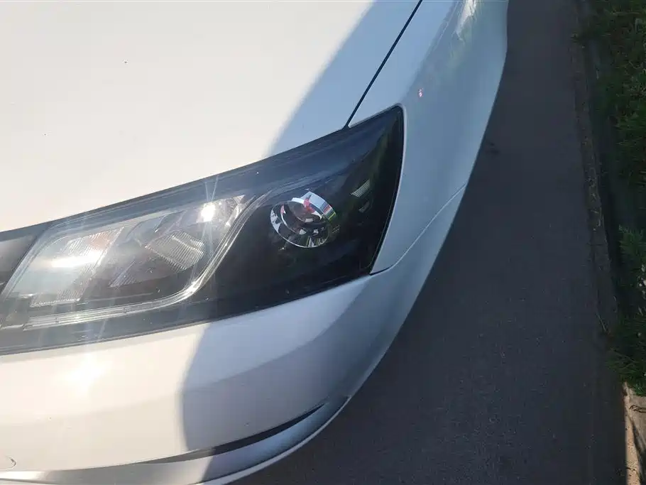 Emgrand Sedan 1.5 L Manual Upward