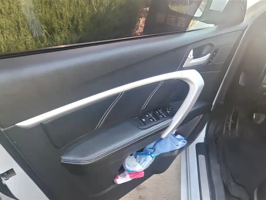 Emgrand Sedan 1.5 L Manual Upward