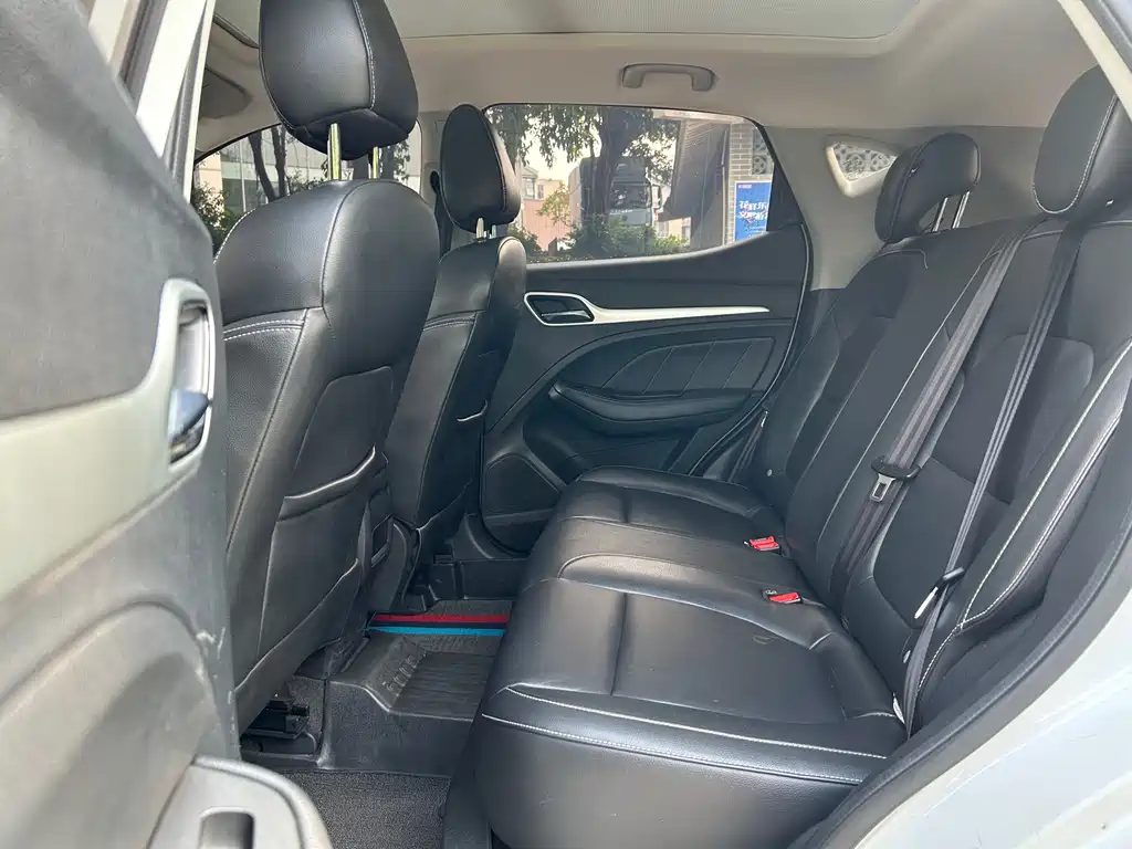 MG ZS 1.5 L Auto Luxury