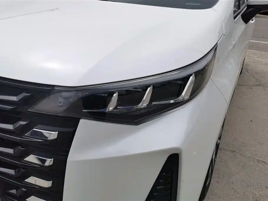 GAC Trumpchi M6 PRO 270 T DCT Luxury