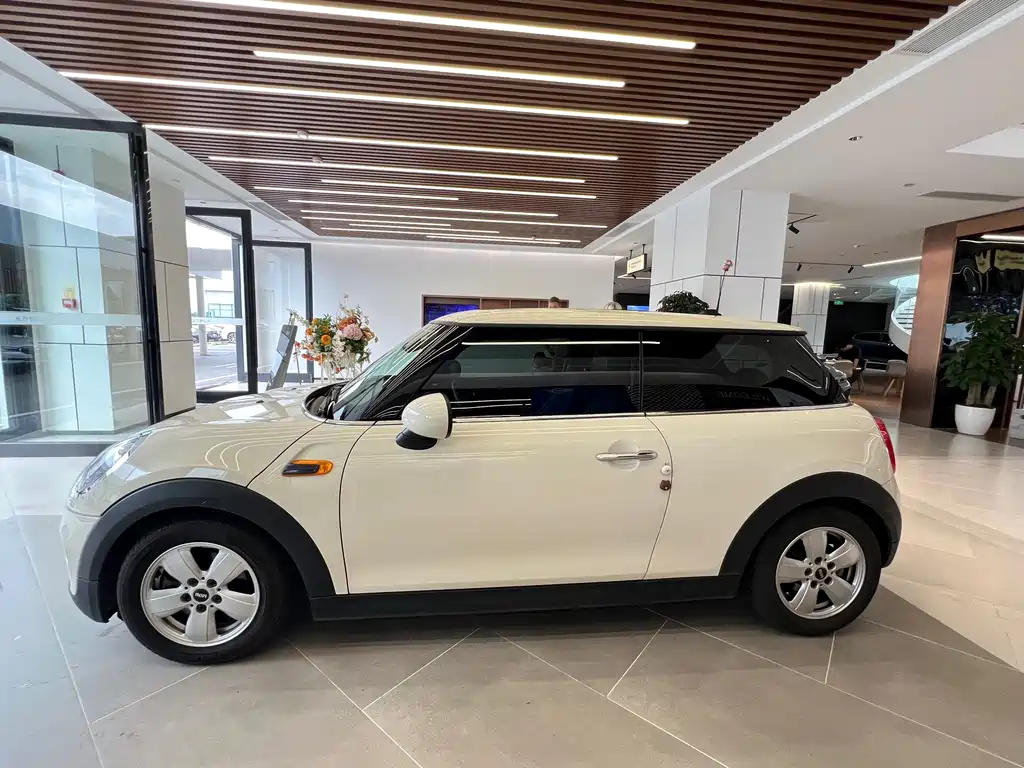 MINI 1.5 T ONE