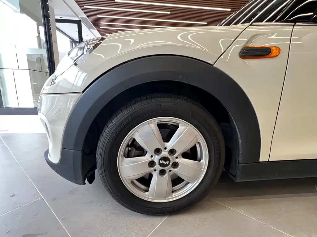 MINI 1.5 T ONE