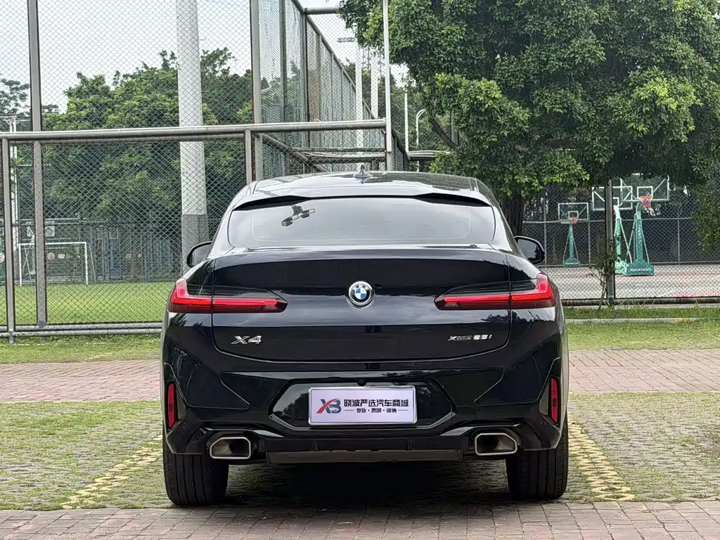 BMW X4 xDrive 25 i M Sport Package