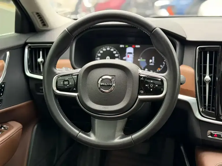 Volvo S90 PHEV 沃尔沃S90插电式混动 2020款 T8 E驱混动 智逸豪华版