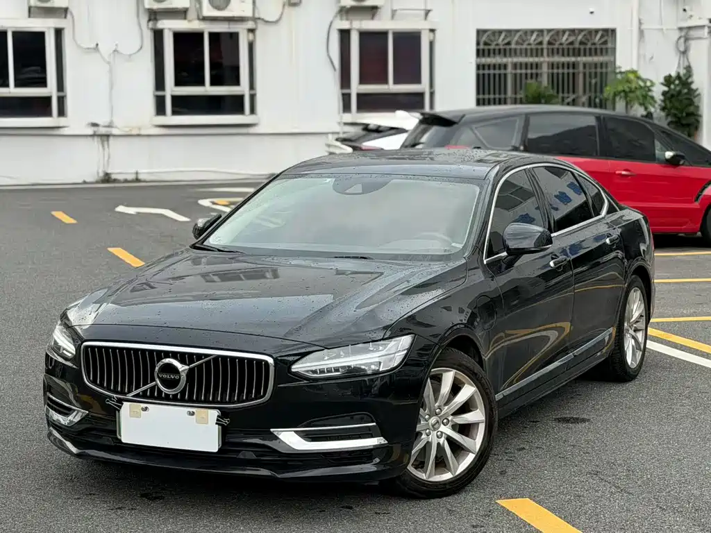 Volvo S90 PHEV 沃尔沃S90插电式混动 2020款 T8 E驱混动 智逸豪华版