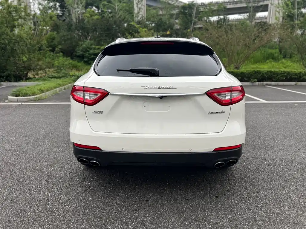 Levante 3.0 T Standard