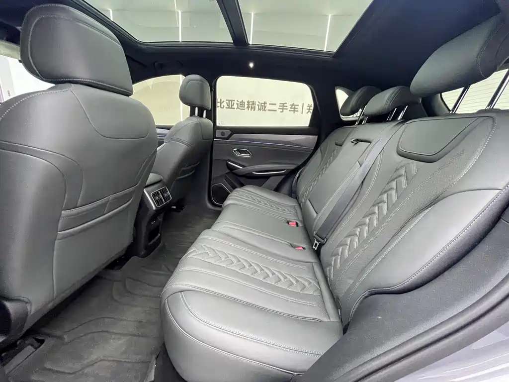 Song L DM-i Smart Drive 112 km Transcend