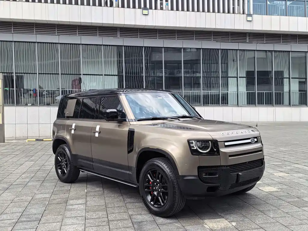 Land Rover Defender 110 P400 SE