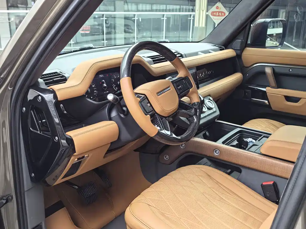 Land Rover Defender 110 P400 SE