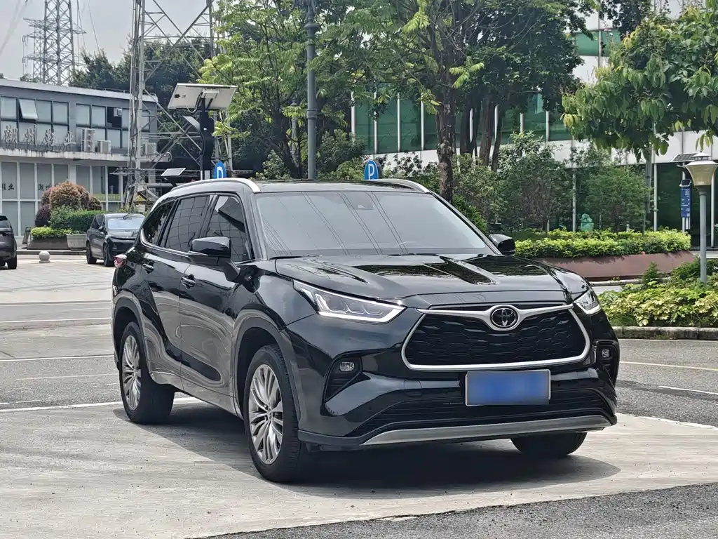 Highlander 380 T 4 WD Distinguished 7-seat