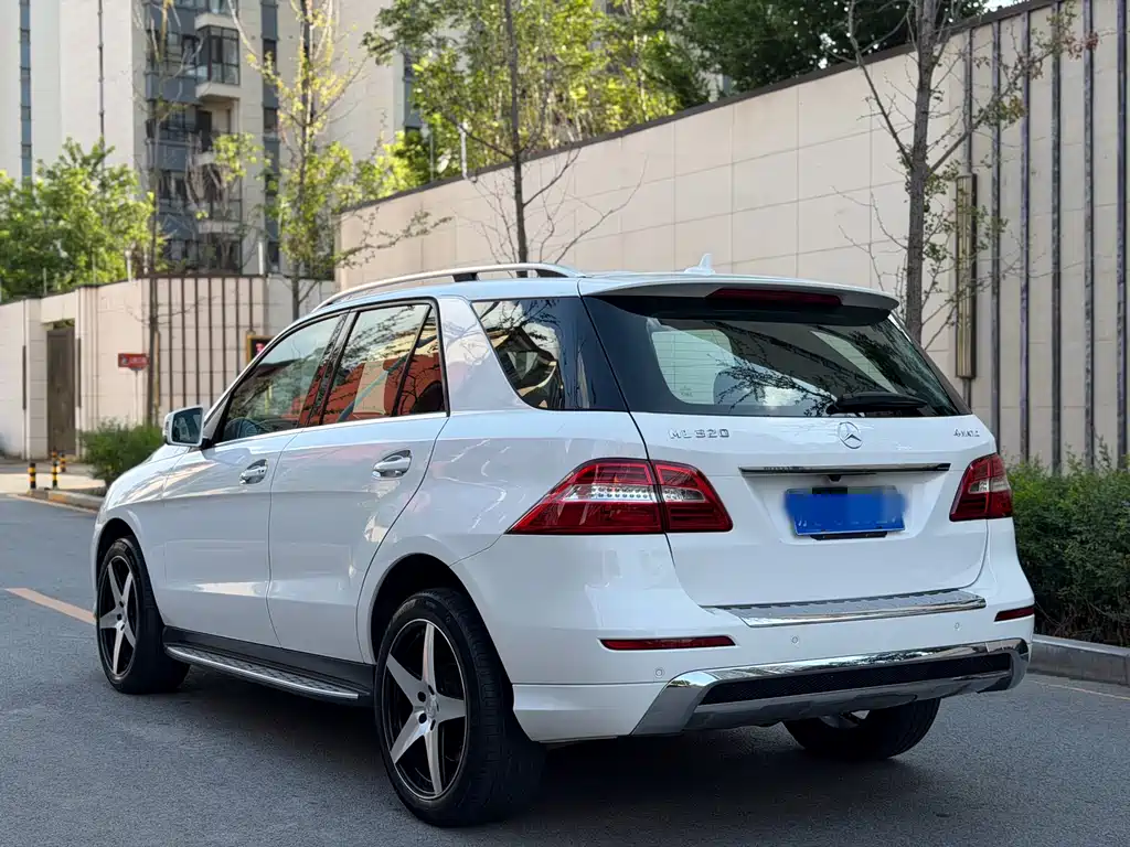 Mercedes-Benz M-Class ML 320 4 MATIC