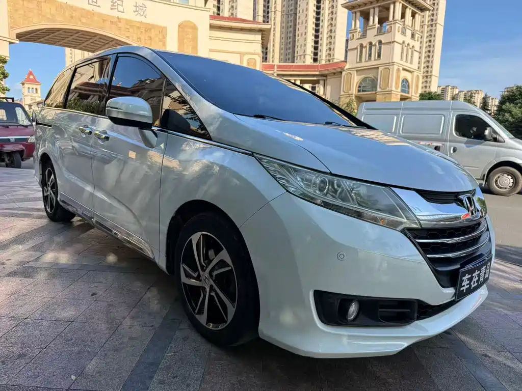 Odyssey 2.4 L Luxury