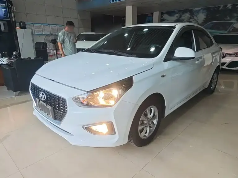 Hyundai Accent 1.4 L Auto Leap Enjoyment CN-V