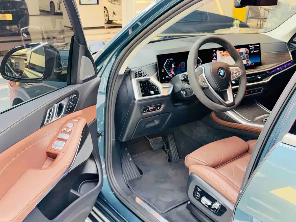 BMW X7 xDrive40 i Leading Luxury Package
