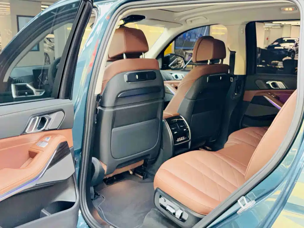 BMW X7 xDrive40 i Leading Luxury Package