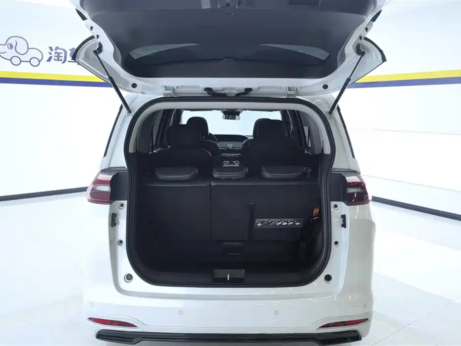 GAC Trumpchi M6 PRO 270 T DCT Luxury