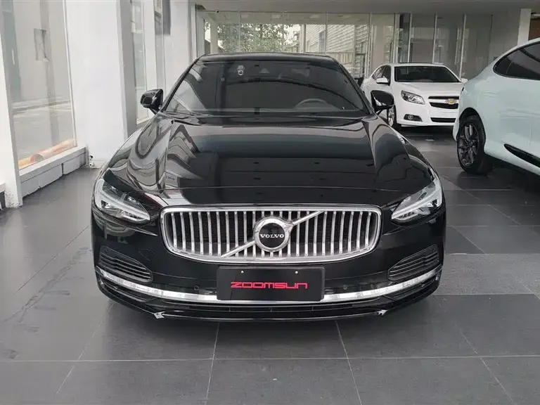 Volvo S90 PHEV 沃尔沃S90插电式混动 2020款 T8 E驱混动 智逸豪华版
