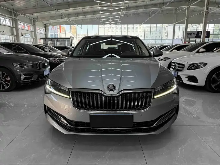 Skoda Superb Facelift TSI280 DSG Premium