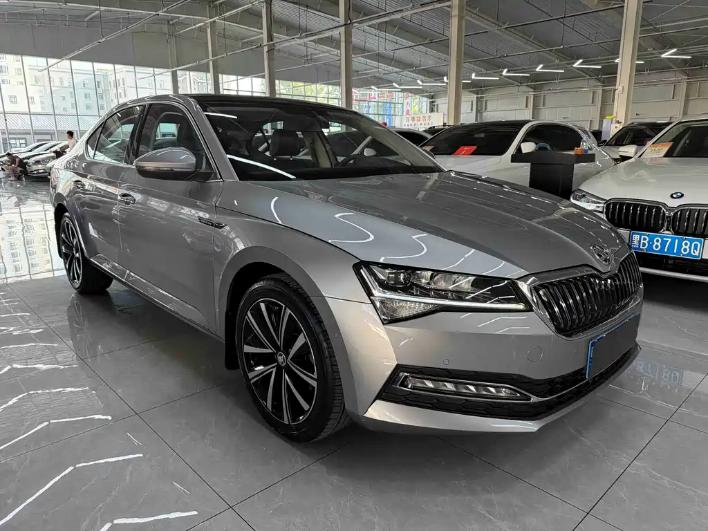 Superb Facelift TSI280 DSG Premium