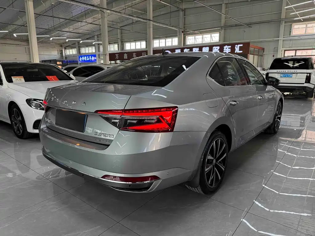 Superb Facelift TSI280 DSG Premium
