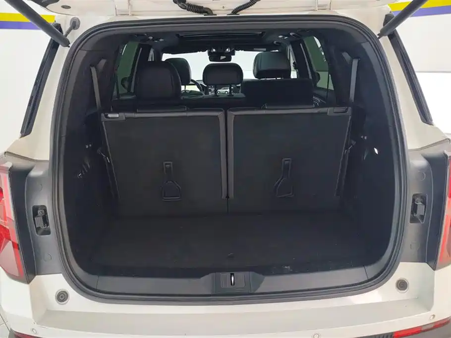GAC Trumpchi GS8 Navigator Series 2.0 TGDI 2 WD Distinguished (7-seat)