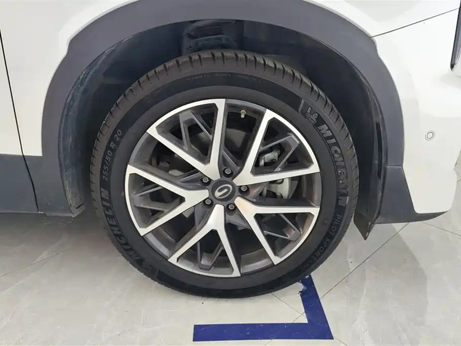 GAC Trumpchi GS8 Navigator Series 2.0 TGDI 2 WD Distinguished (7-seat)