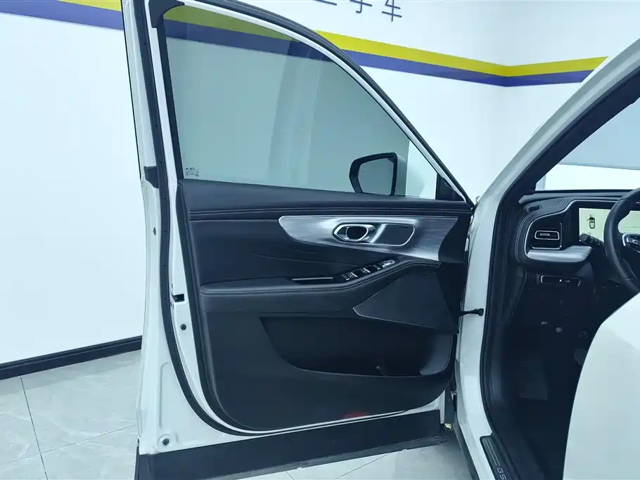 GAC Trumpchi GS8 Navigator Series 2.0 TGDI 2 WD Distinguished (7-seat)