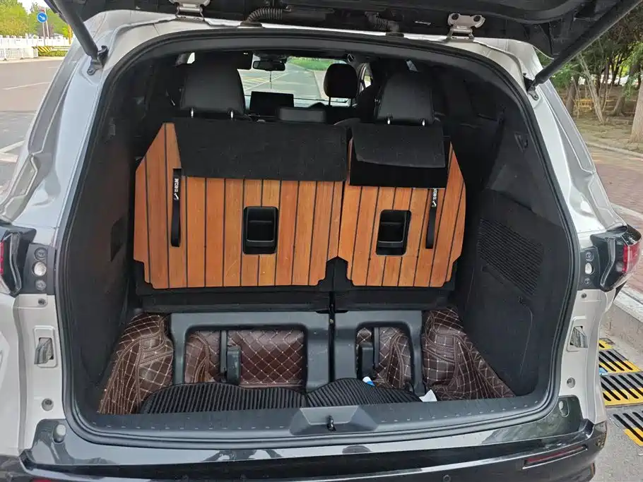 Sienna 2.5 L Hybrid Distinguished