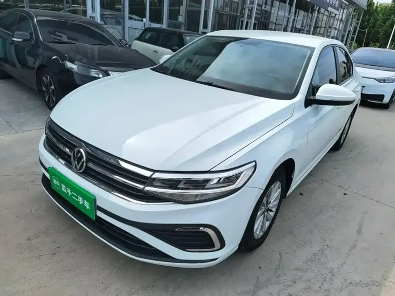 Volkswagen Bora 200 TSI DSG Smooth Travel