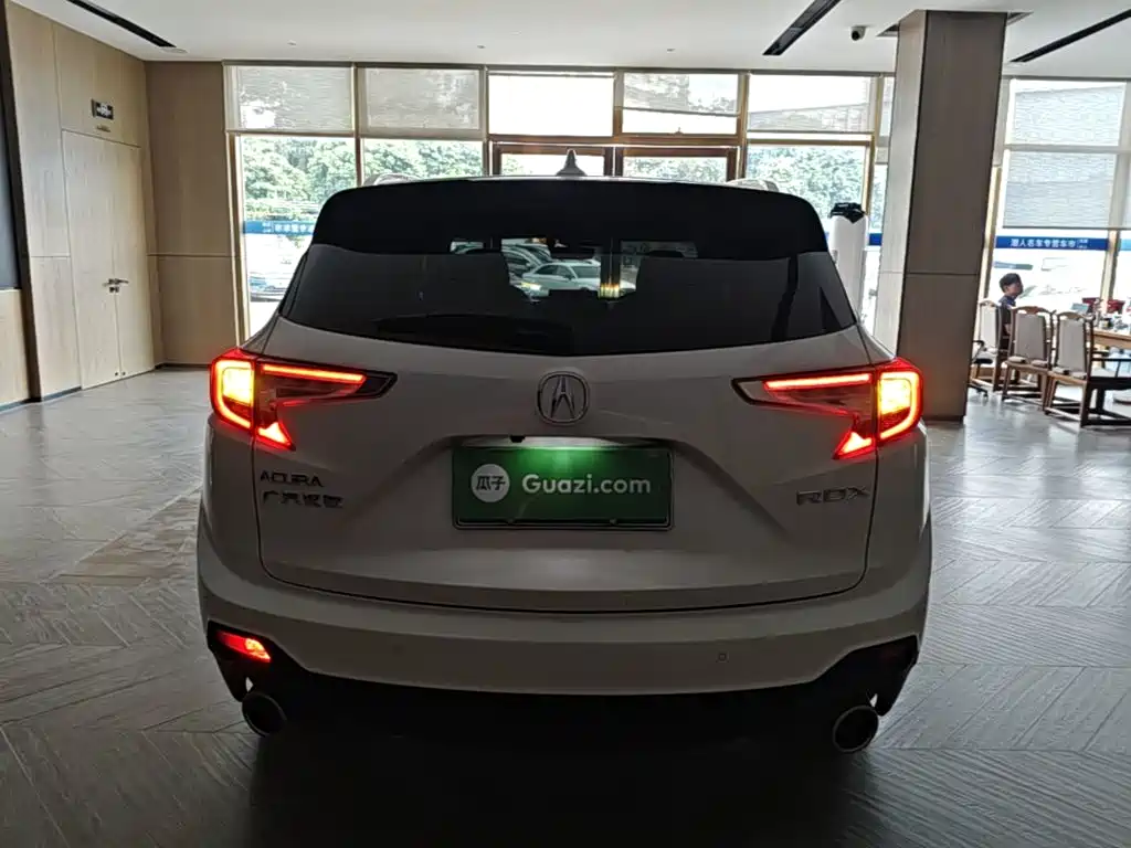 Acura RDX 2.0 T Premium CN-VI