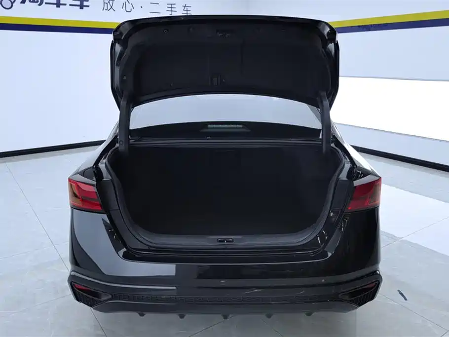 Teana 2.0 L XE Fashion