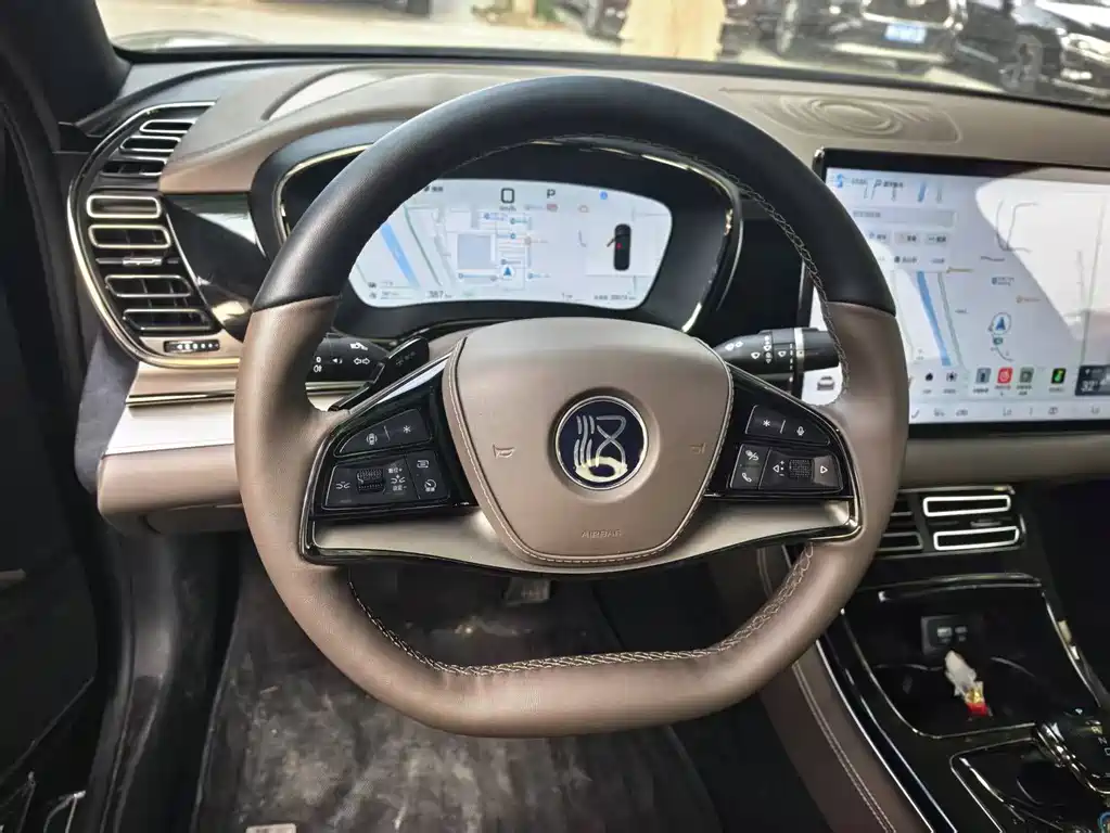 Han DM-i Smart Drive 125 KM Distinguished