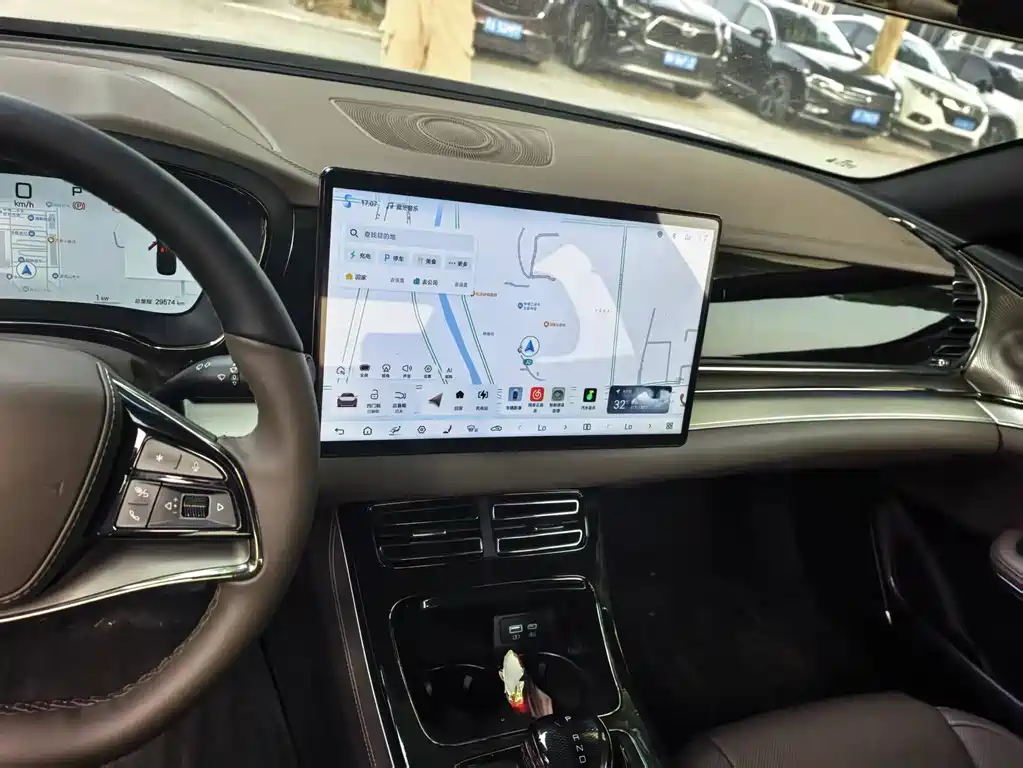 Han DM-i Smart Drive 125 KM Distinguished