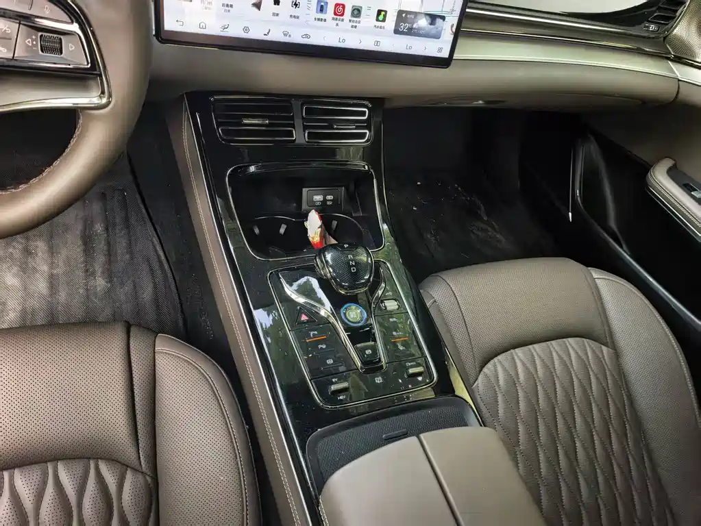 Han DM-i Smart Drive 125 KM Distinguished