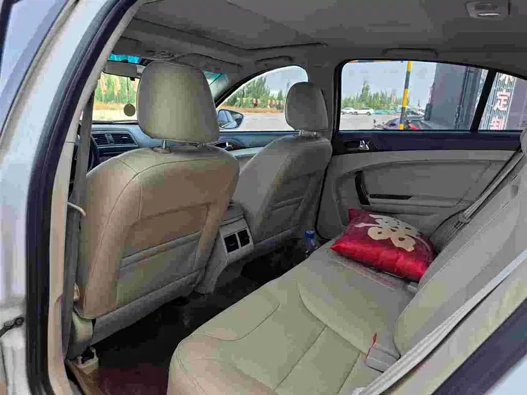 Trumpchi GA5 传祺GA5 2013款 1.8 L 手动精英版
