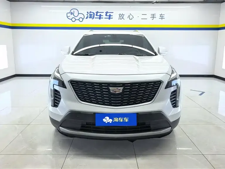 Cadillac XT4 28 T 2 WD Leading