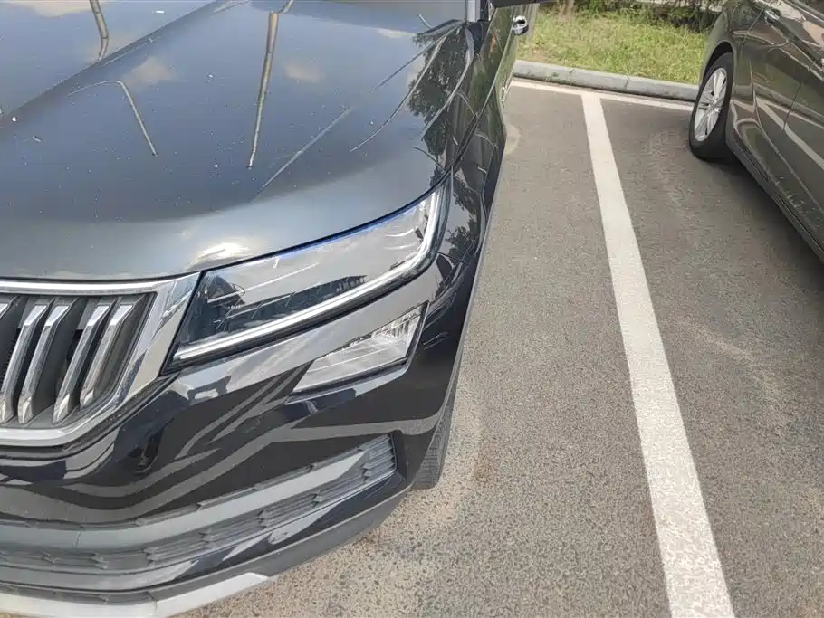 Kodiaq Facelift TSI330 7-seat 2 WD Luxury Enjoyment
