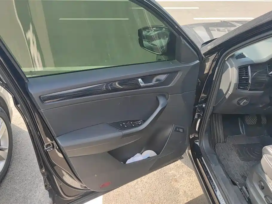 Kodiaq Facelift TSI330 7-seat 2 WD Luxury Enjoyment