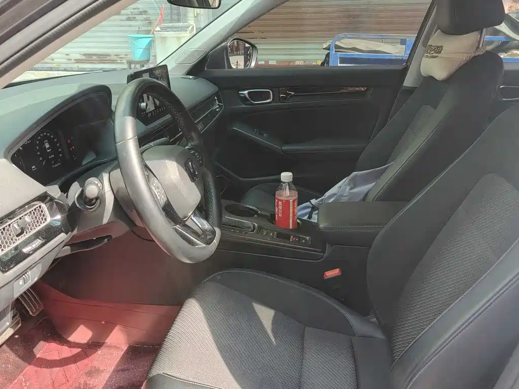 Integra 240 TURBO CVT Phantom Night · Tech
