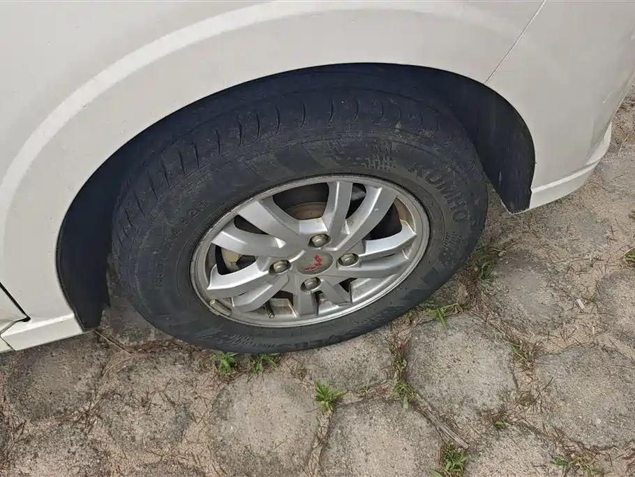 Wuling Hongguang 1.5 L S Standard L2 B